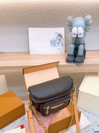 Sac de créateur Sacs de taille 23SS Mini Bumbag Ladies Luxury Taie Belt Crossbody Mens Correfack Leather Flower Bum Sac Designers Fanpack 7A