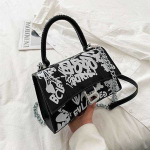 Sac de créateur Western Style Hands Hands Outdoor Sorglass Graffiti Crossbody Internet célébrité version coréenne Tendance de mode Instagram Étudiant Étudiant