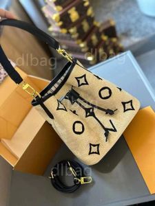 Designer tas vrouw Strawzakken nylon schoudertassen hobos handtassen portemonnees ontwerper crossbody staguettes dame kleine bakken vrouwen mode tas tas avond tas 44020