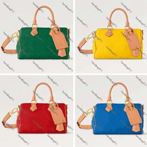 Bolso de diseñador Bolso de mujer Bolso de mano de moda M24423 Verde Piel de becerro suave Adorno de cuero de vaca Etiqueta con nombre Llavero Campana Bolsa extraíble en cuero Placa exclusiva M24424