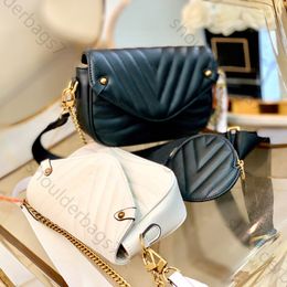 Bolsas de diseñador Bolsos para mujer de hombro de lujo V bolsos de forma de alta calidad Letras de la nueva ola Bag Ladies Fashion Metal Digram Crossbody Carter