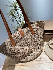 Designer tas, geweven draagtas, een must-have voor de nieuwe 24-jarige zomercollectie