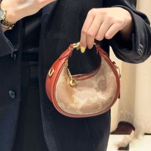 Sacs de créateurs Half Moon Letters Hands sacs à main mini croissant Chaîne Chaîne Crossbody Sac en cuir sous-bras Purse porte-monnaie 240415