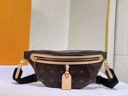 Bolsas de diseñador High Rise Mens Crossbody Chestpack Luxurys Designers Cinturones Bolsa para mujeres Fannypack Zipper Bum Cross Body Handbag