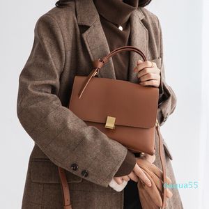 Designer Bags Lederen Vrouwen nieuwe 2021 Dragende Single Shoulder Tote Tas Pendelen Niche Crossbody Cowhide Underarm Luxe