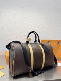 Designertassen Heren reistassen Bruin Letter Heren Keepall plunjezakken Crossbody Luxe merk schoudertassen Pils bagagetas Dames Fitness Yoga Tas Totes Handtassen