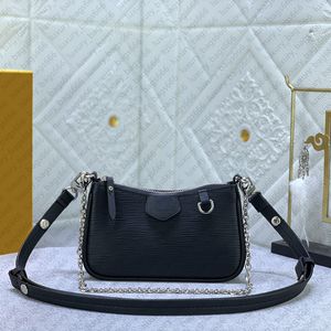 Luxe crossbodytassen Designertassen Klassieke schoudertassen Damesportemonnee Mini zwarte handtastassen Sliver Chain Bag Woc Satchel Mode riemtassen Tote bags Portemonnee portemonnees