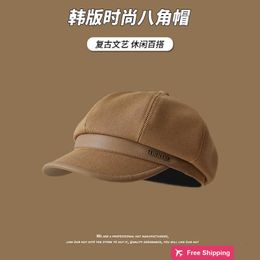 Gorras de bola de diseñador Otoño e invierno Nuevo sombrero de artista Británico y coreano Versátil Letra mínima Borde de cuero Sombrero octogonal Gama alta Pequeño sombrero de viento fragante 5TVX