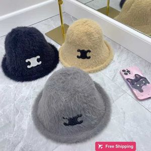 Designer Ball Caps C-lettre lapin cheveux net style japonais étiquette en cuir de laine pure tricoté chapeau de bassin polyvalent automne et hiver chapeau de pêcheur K2KK