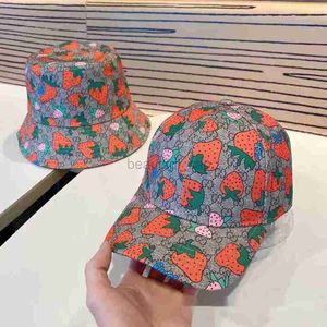 Designer Ball Caps Hat Strawberry Gedrukte honkbalhoed Red hetzelfde Summer Girl Sun Protection Sunshade Breathable Outdoor Hat Hats