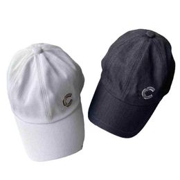 Designer Ball Caps Version haute PrintempsÉté Petit Parfum C Lettre Canard Langue Chapeau ins Tidal Perle Brodée Baseball Chapeau Crème Solaire Hommes et Femmes Chapeau Pare-Soleil