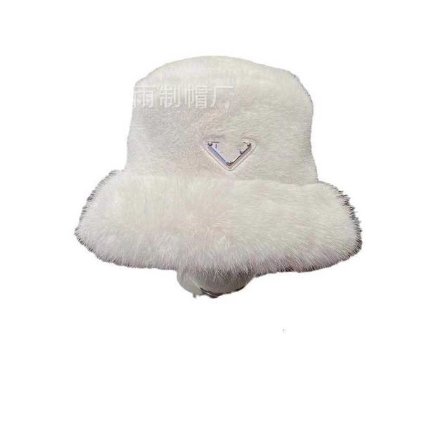 Designer Ball Caps P Family 23 Automne Hiver Nouveau Vison En Peluche Chapeau De Pêcheur Chaud Et Showy Visage Petit Pot Chapeau Imitation Fourrure De Haute Qualité Fox UFI9