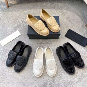 Designer ballet flats loafers voor vrouwen mode veelzijdige luxe zwart kleine lederen schoenen rond teen dikke zool slip-on loafers echt leer