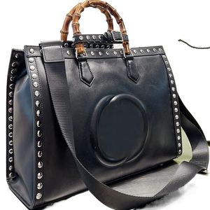 Designer-Handtasche aus Bambus, Einkaufstasche, Damen-Umhängetasche mit Nieten, echtes Leder, silberfarbene Hardware, abnehmbarer breiter Riemen, modische Buchstaben, schwarz, großes Fassungsvermögen