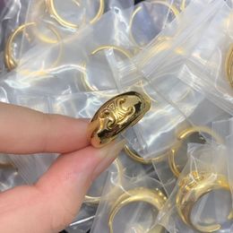 Designer band designer trouwringen voor vrouwen cadeau Diamanten Zilveren ring mannen Gepersonaliseerde mode 18k Gold Plating Verlovingsjuweel nieuw