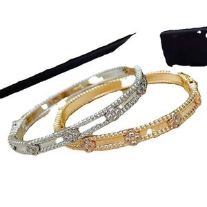 Designer Bangle Merk Armbanden voor Vrouwen Vergulde Volledige Crystal Vier Blad Perlee Zoete Klaver Bloem Manchet Valentijn Party Gift Jewelryq3