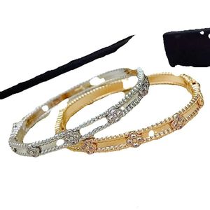 Designer Bangle Merk Armbanden voor Vrouwen Vergulde Volledige Crystal Vier Blad Perlee Zoete Klaver Bloem Manchet Valentijn Party Gift Jewelryq3