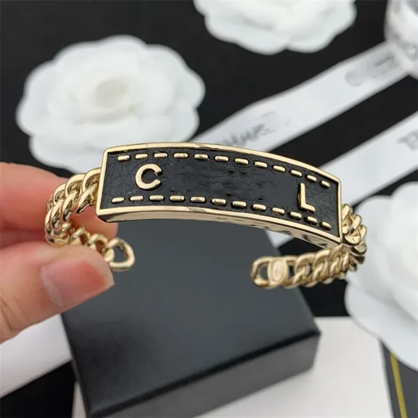 Designer Bangle C Marque Manchette Pour Lady Haut de Gamme Nouveau Style Lettre Bracelets En Cuir Noir France Romatic Cadeau Paris Vente Chaude Manchette