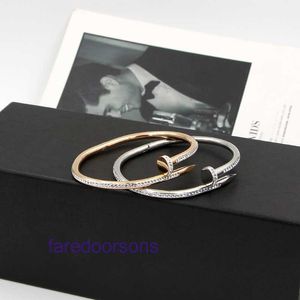 Designer Bangle Autobanden voor dames en heren Punk Style Koreaanse nagel met diamant Titanium stalen armband Paar gepersonaliseerde kleur hebben originele doos