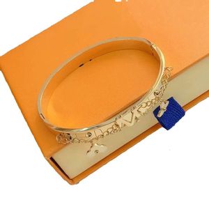 Designer Bangles Bangle Charm Armband Vrouwen Hanger Sieraden Vergulde Rvs Polsbandje Manchet Mode Accessoires Letters