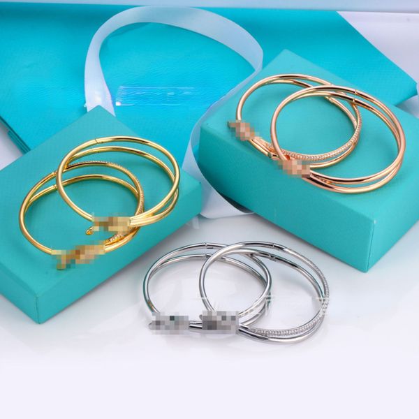 Braceuse Braceuse Bangles Nouveau nœud Bracelet en or Europe et américain Bracelet à charnière Double Row Fashion Gold 18K