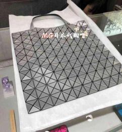 Diseñador baobao Bolsas Miyake Life Totes Agente japonés Issey matorral graffiti 10 rejilla Ling 10 Solo hombro bao bao Bolso