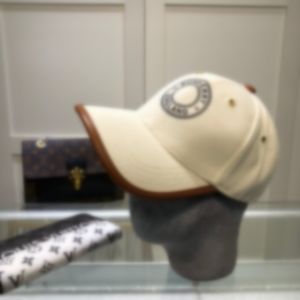 Chapeaux de capuchons de base de baseball designer pour hommes chapeaux ajustés femme casquette femme vintage luxe de soleil chapeaux réglable t11