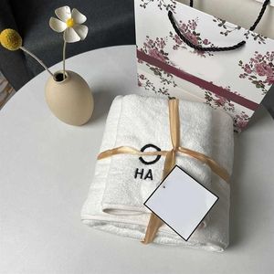 Designer Badhanddoek Set Koraal Fluweel Mode Handdoeken Letter Gezicht Handdoeken Luxe Wassen Absorberend Heren Dames Unisex Katoenen Doeken Towel308u