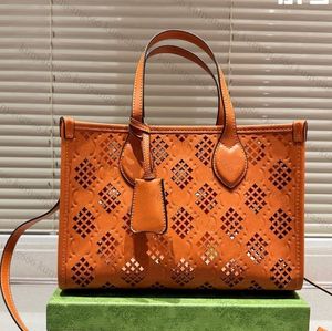 Diseñador Bolsa de playa Girl Girl de compras para mujer Viajes de lujo Viajes grandes bolsas Bolsas huecas de plástico Pochette Mens Bagno de fin de semana de verano