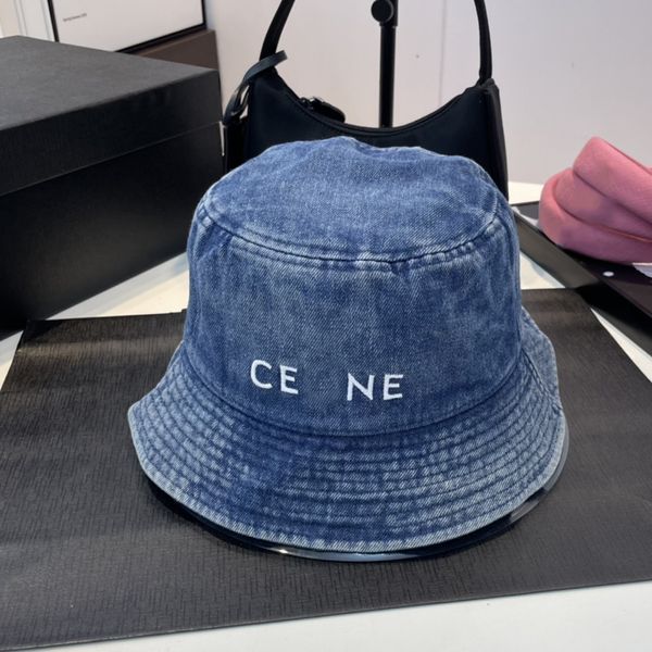 Designer Beach Bob Straw Designers classiques Cap Cap Denim Men Chapeaux Style Sunshade Bucket and Women Elegant Charm Fashion Trend Casual Four Seasons Gift Summer Hat