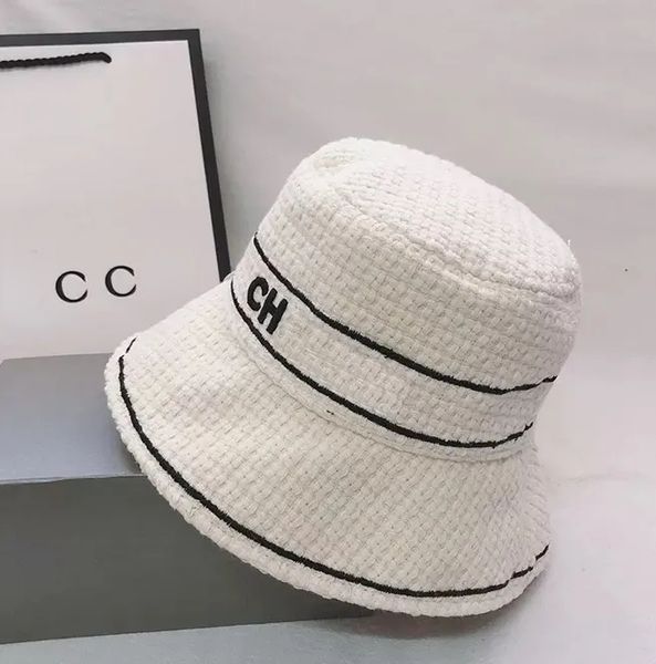 Designer plage bob paille de créateur caps caps de baseball mec fashion bonnet fashion femme chapeau chapeau chapeau seau en gros noir blanc pêcheur
