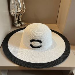 Designer strandhoed voor dames zonneschade stro hoed opvouwbare zomer strand vakantie emmer hoeden mode grote rand caps caps ontoorderaar chanells hoed 822