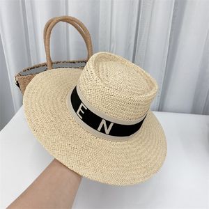 Chapeaux de plage de créateurs Paille de mode pour femmes Grass d'été tresses mens concave couronne seau chapeau Bob Vacation Sunhats