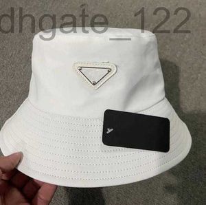 Designer Beach Mens Triangle Femmes Imprimé Bucket Hats Baseball Cap Golf Beanie / Skull Hat Boneie Coupages Skull