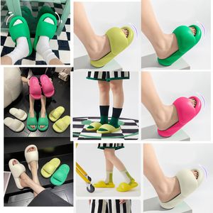 Designer Beach Diapositives Pantoufles Sandales pour femmes Dames Mules d'été Casual Mode Luxe Classique Cuir Plat Solide Maison Chaussures4