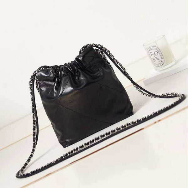 Sac de toilette de plage de la plage Chenel 202423s Lingge Chain Sac 22bag Mini Shopping Shopping Single épaule oblique Cross Bénédiction