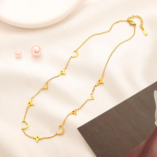 Colliers de perles de créateurs pour femmes Lettre de marque correcte avec timbre Mode Cadeau en acier inoxydable Cadeau de luxe Cadeaux de qualité Famille Ami Couple