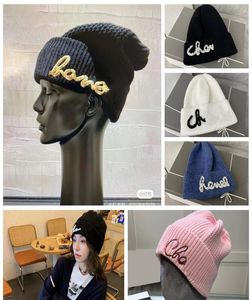 Designer Beanie Bronzing glanzende letters gebreide hoed winterdop parel decoratie gebreide hoeden ski buiten winddicht en warm zeer NI9618804