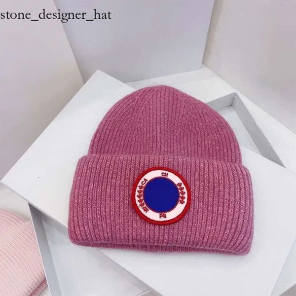 Diseñador Beanie Ganso Gorros de punto Jerseys Gorro de lana cálido Sombrero frío Sombreros de invierno Cappello Casquette Canadá Sombrero Cráneo Marca de moda casual Sombrero de ganso canadiense 5717