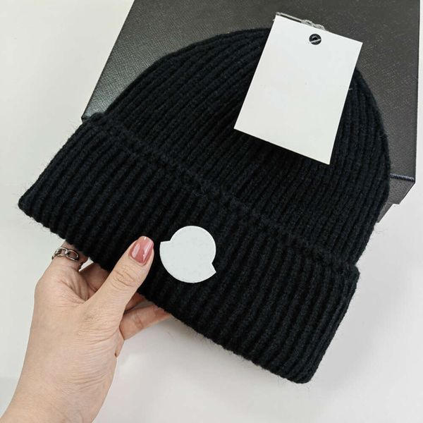 Designer Beanie Hat Lettre de mode Chapeaux décontractés pour hommes et femmes Automne et hiver Bonnet tricoté en laine de haute qualité Cachemire Caps 19 couleurs de haute qualité