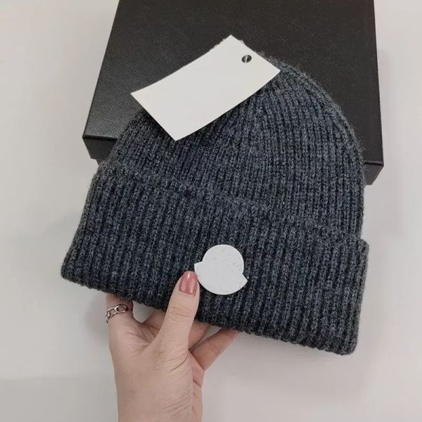 Chapeau de bonnet de concepteur Fi Letter des chapeaux décontractés pour hommes et femmes automne et hiver de haute qualité en laine Cape Caps CEMER 19 Couleurs U90W #