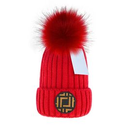 Designer Beanie tricot chapeau hommes et femmes Bonnet Tendance respirante chaude de l'automne et de l'hiver Généreuses centres élégants avec la mode V-7 variée V-7