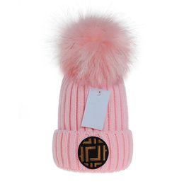 Designer Beanie tricot chapeau hommes et femmes Bonnet Tenderie respirante chaude de l'automne et de l'hiver Généreuses Colleux Élégants avec la mode V-6 V-6