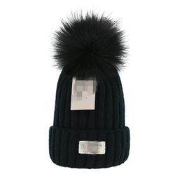 Bonnet de créateur bonnet de luxe bonnet en tricot tempérament bonnet polyvalent bonnet tricoté hiver chaud pompon casquettes lettre hommes tricot chapeau cadeau de Noël