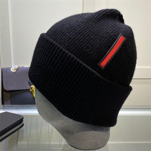 Diseñador Beanie Gorra de lujo Sombrero de punto Cráneo Invierno Sombrero unisex Letras de cachemira Casual Gorro al aire libre Sombreros de punto Moda 5 colores