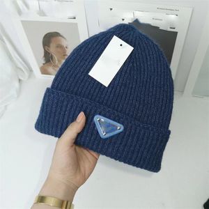 Bonnet de créateur Nouveau chapeau de lettre classique solide amélioré essentiel pour les activités de plein air chaudes en hiver