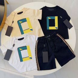 Designer ours T-shirts Shorts Ensembles marque bébé enfants tout-petits garçons filles vêtements ensemble vêtements été blanc noir luxe survêtement jeunesse sportsuit 2-10 ans