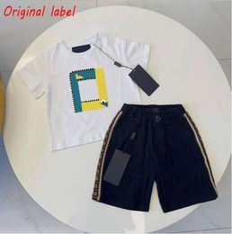 Diseñador oso camisetas pantalones cortos conjuntos marca bebé niños niños pequeños niños niñas ropa conjunto ropa verano blanco negro lujo chándal juvenil Sportsuit 2-12 años