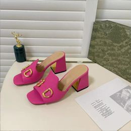 Diseñador hermosa plataforma Zapatilla tacones altos sandalias de mujer moda verano ocio cómodos zapatos de vestir de oficina de cuero Roman tacón grueso Zapatilla