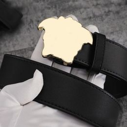 Designer riem zwart lederen riemen voor mannen westerse stijl vergulde zwarte gladde gesp cinturon hiphop reizen herdenkingsgeschenk gewone luxe riem PJ017 B23